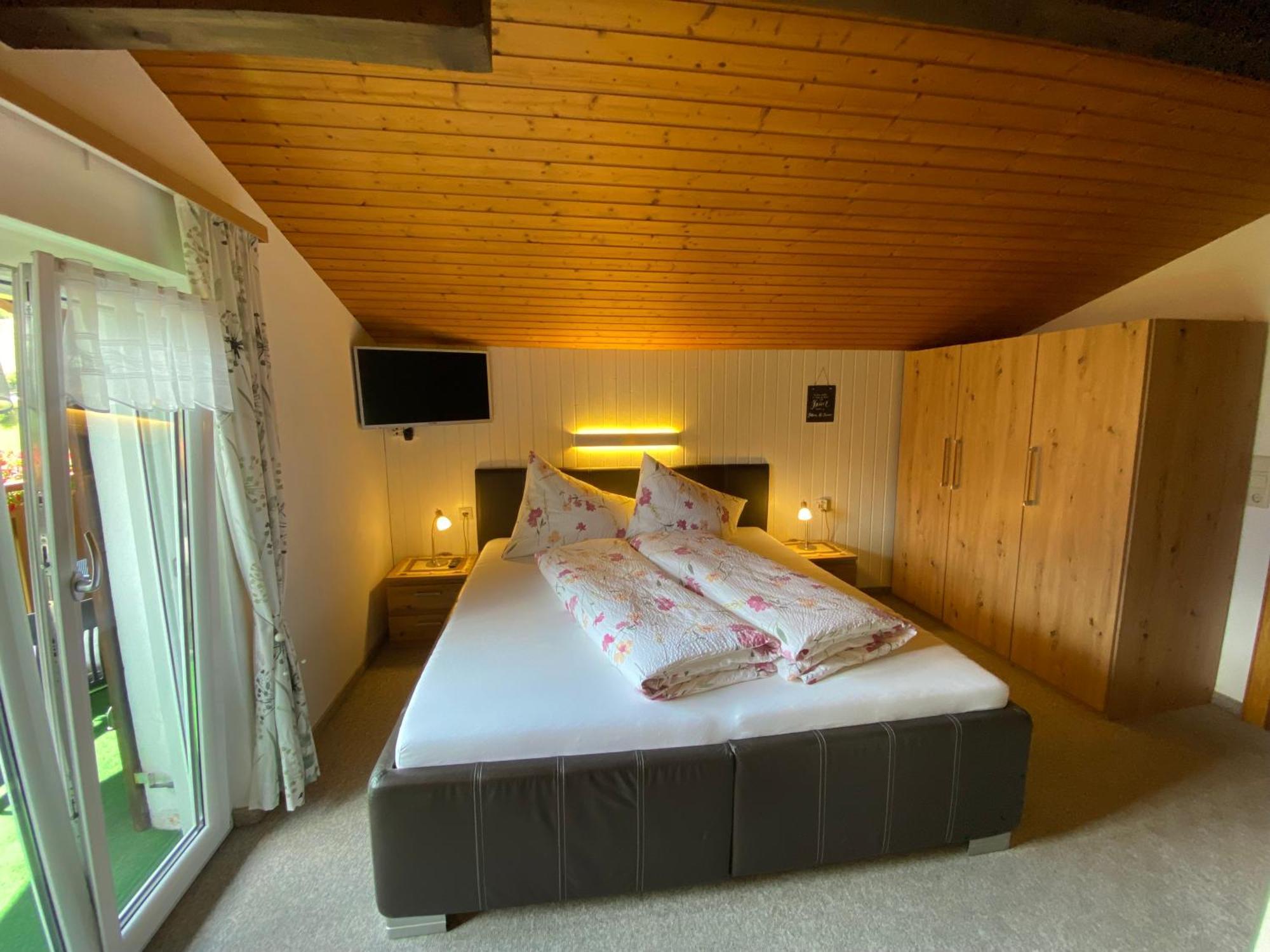 Gaestehaus Hoeck Шрунс Екстер'єр фото